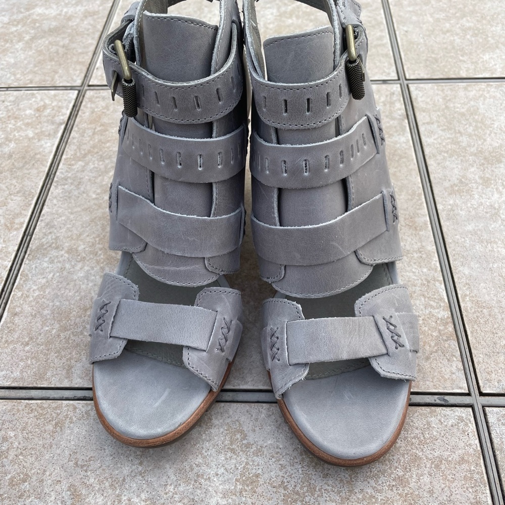 Sorel - Nadia Buckle Kettle - Picture 7 of 15